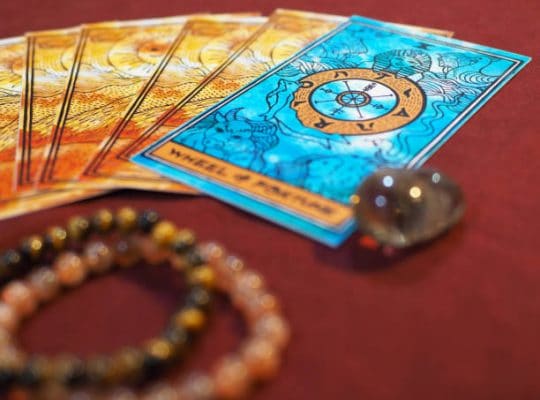 Et si vous portez un bracelet avec votre signe astrologique cet été ?